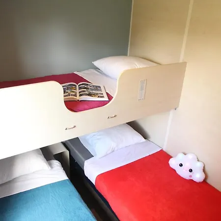 مكان تخييم Camping Paradis Les Chanterelles 3*