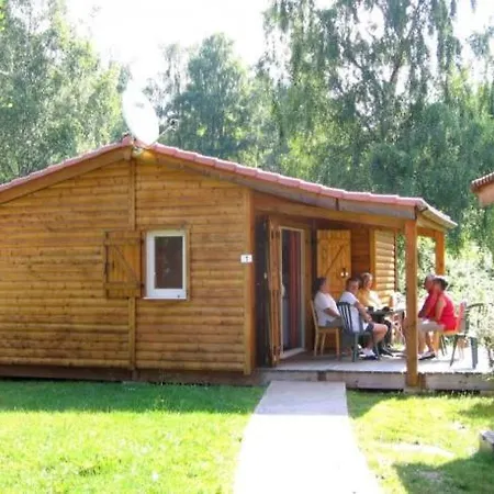 مكان تخييم Camping Paradis Les Chanterelles Saint-Rémy-sur-Durolle